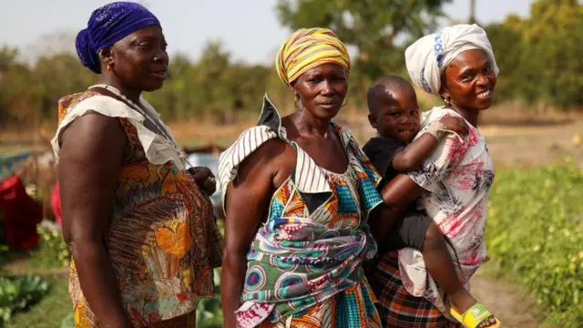 Dubartoota waliin yaa'aa jiran