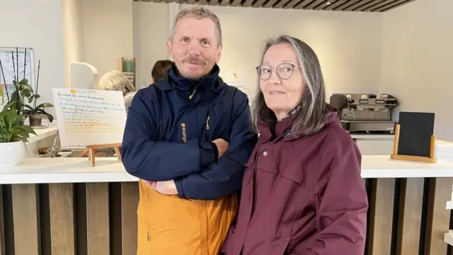 ፊሊፕን ቪቭያንን ብዝተኻእሎም መጠን ንቡር ህይወት ይነብሩ