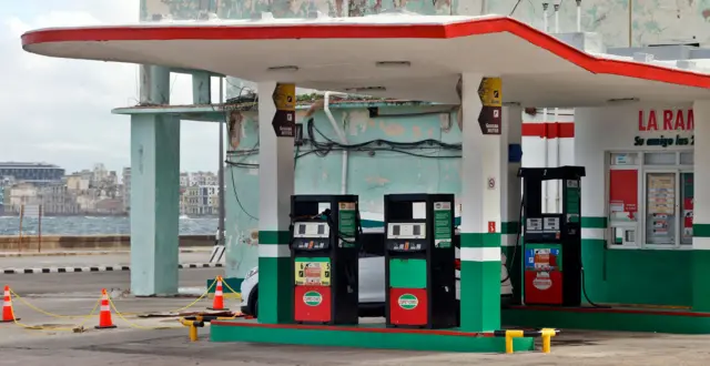 Бензозаправка на Кубе
