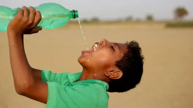 குழந்தைகள், பெரியவர்களை பாதிக்கும் நீரிழப்பு