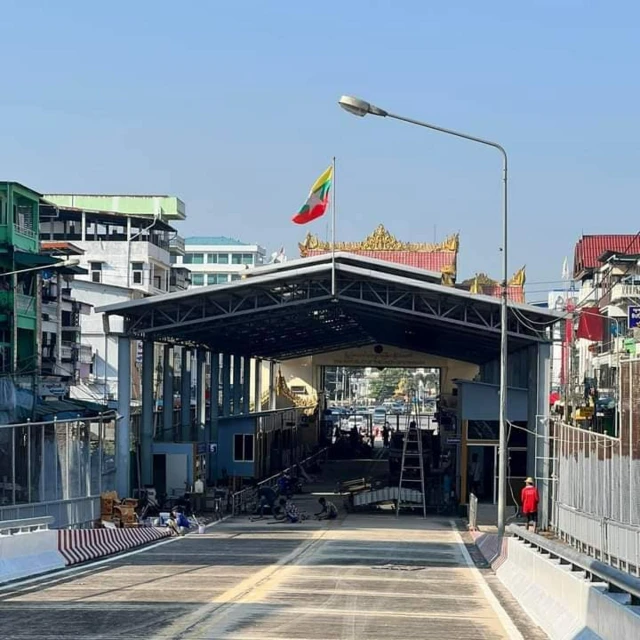 ထိုင်းသတင်းတွေမှာတော့ ၂၀၂၃ နှစ်သစ်ကို ကြိုဆိုတဲ့အနေနဲ့ အမှတ် ၁ တံတားကိုပြန်လည်ဖွင့်လှစ်ဖို့ ရှိနေတယ်လို့ ဖော်ပြနေပါတယ်။ 