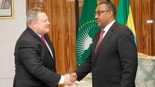 አምባሳደር ማይክ ሐመር ከውጭ ጉዳይ ሚኒስትር ደመቀ መኮንን ጋር