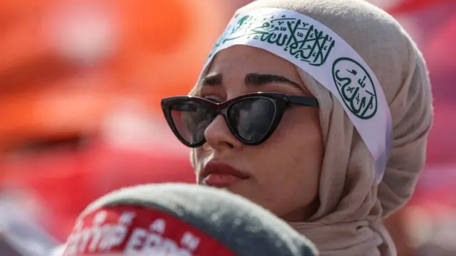 મહિલાઓના હિજાબ પહેરવા પર લાદવામાં આવેલો પ્રતિબંધ હઠાવાયો