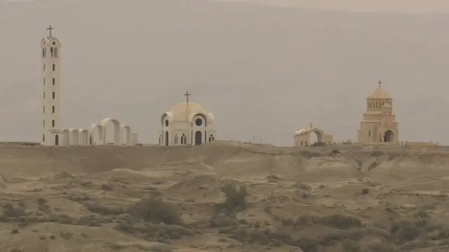 الكنائس المحيطة بموقع المغطس