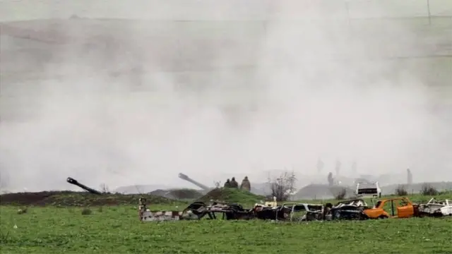 সহিংসতার জন্য উভয় পক্ষ একে অপরকে দায়ী করছে