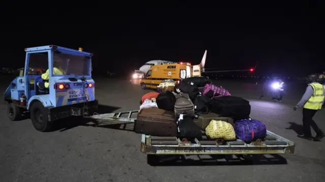 Crate dey cari bags for airport