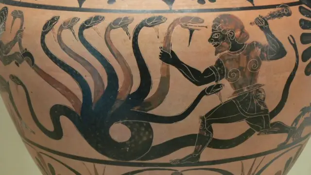 Многоглавая змея или несколько змей?