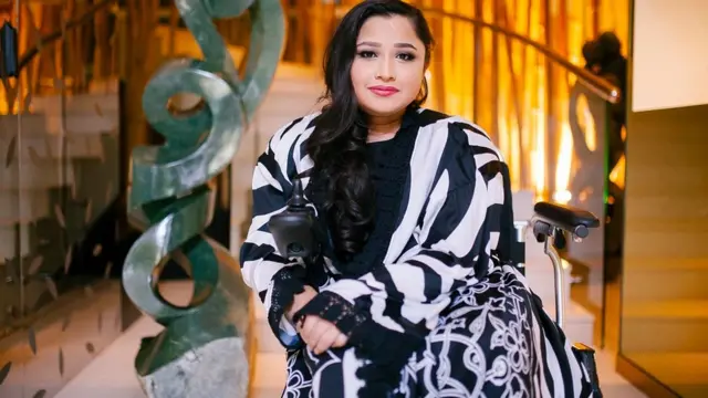 Nawaal Akram ni mwanamitindo, mcheshi na mwanzilishi wa Muscular Dystrophy nchini Qatar.