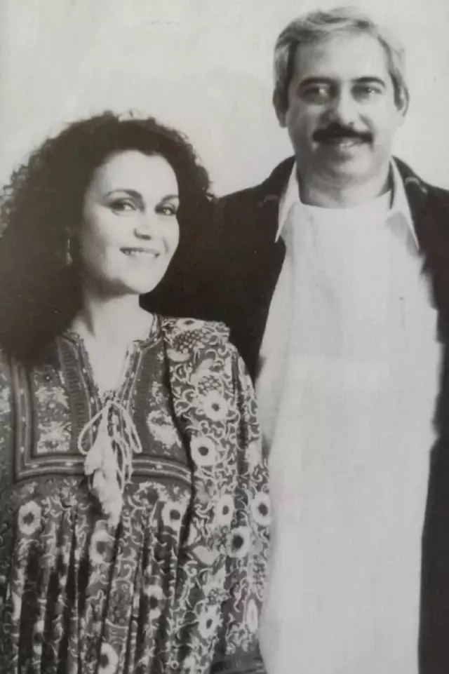 मुर्तझा भुट्टो त्यांच्या पत्नीसोबत