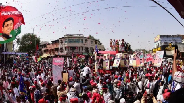 રોડ શોની તસવીર