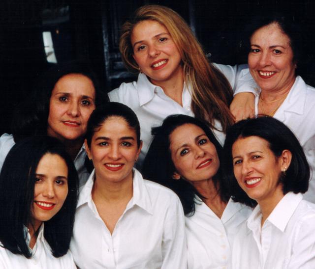 Las J Sisters: de izquierda a derecha: Jonice, Judseia, Jane, Joyce, Jussara, Jocely y Juracy
