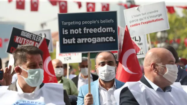 પ્રદર્શનકારી