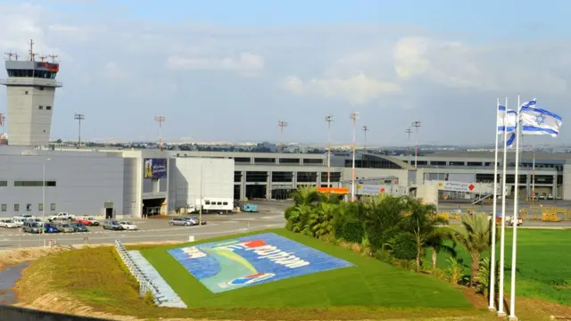 مطار بن غوريون.