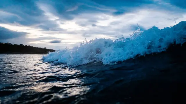 સમુદ્રની લહેરો