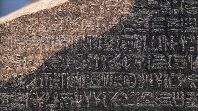 Les techniques utilisées pour déchiffrer les écritures et les langues anciennes pourraient également être utilisées pour traduire une langue étrangère.