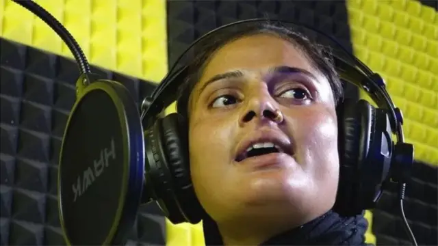 ફરમાનીનો આરોપ છે કે તેમના શૌહરે તલાક વગર બીજાં લગ્ન કરી લીધાં છે