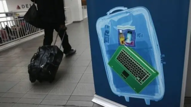 ২০১৬ সালে নিরাপত্তার কথা বলে বাংলাদেশ থেকে আকাশপথে সরাসরি কার্গো পরিবহনে নিষেধাজ্ঞা আরোপ করে যুক্তরাজ্য।