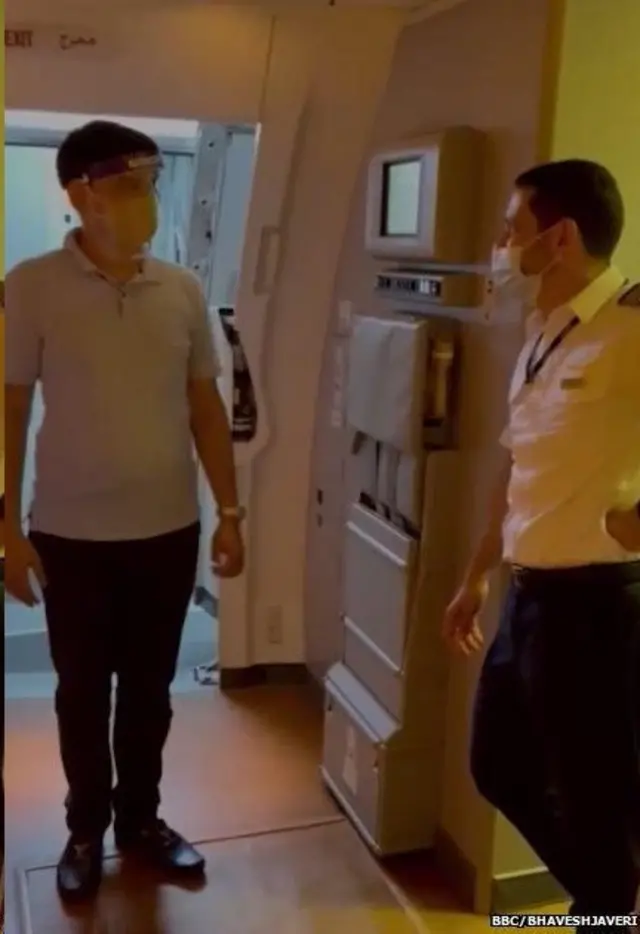 بھاویش، ایمیریٹس، دبئی، ممبئی