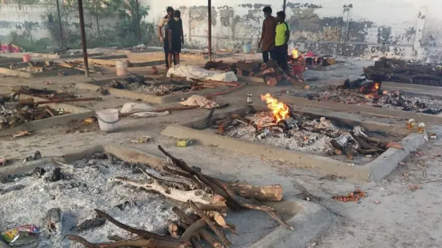 Друг Вероники прислал ей фотографии крематория в Дели