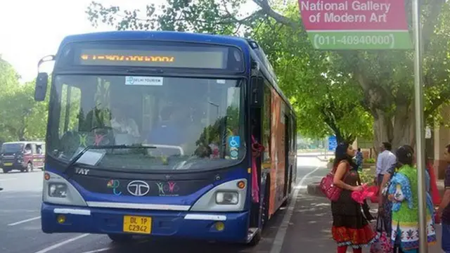 दिल्ली दर्शन के लिए बस