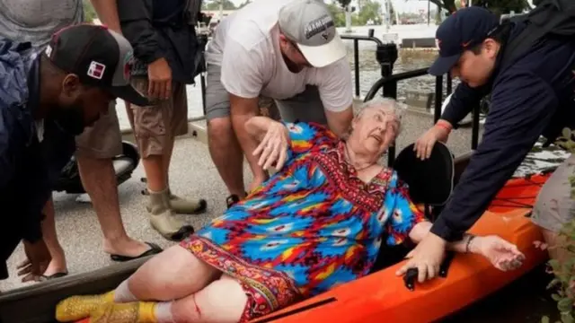 பேரழிவை உண்டாக்கிய ஹார்வி புயல்