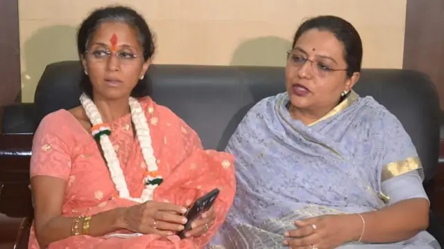 यशोमती ठाकूर, सुप्रिया सुळे