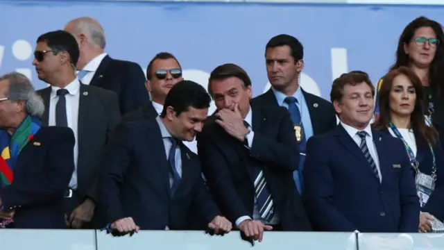 El presidente brasileño, Jair Bolsonaro, junto a su polémico ministro de Justicia, Sergio Moro.