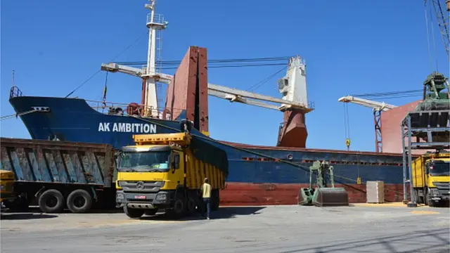 вантажне судно