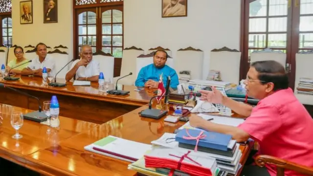 පෞද්ගලික බස් අවුල විසඳීමට මණ්ඩලයක්