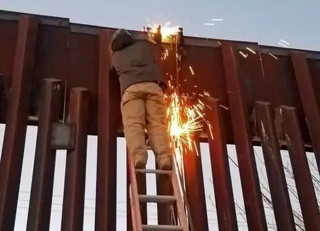 Mancınığın parmaklıklara kaynaklandığı bildiriliyor