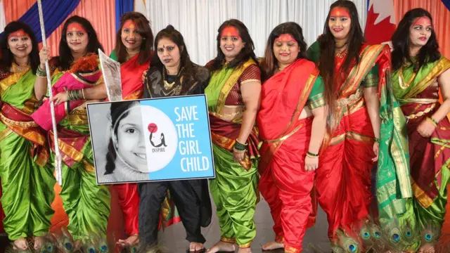 কন্যাসন্তান বাঁচানোর জন্য ভারতে আন্দোলন চলছে নানা স্তরে