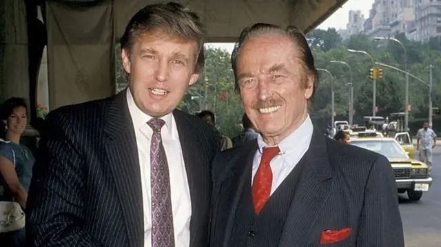 Donald e o pai, Fred Trump no Plaza Hotelcadastro loterias online1988.