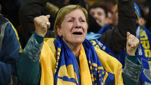 Seguidora del Boca Juniors en el estadio Santiago Bernabéu de Madrid
