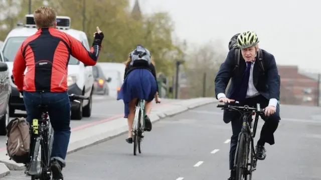 Entusiasmado ciclista, Johnson lançou um programabetano fazendaaluguelbetano fazendabicicletasbetano fazendaLondres, conhecido informalmente como "Boris bikes"