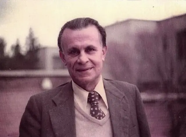 محمود اعتمادزاده (به آذین)