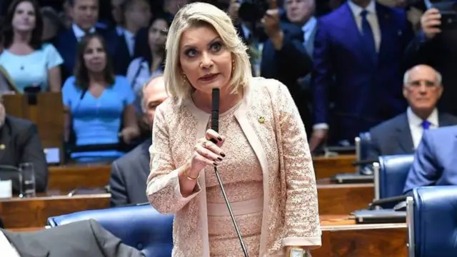 A senadora durante o pronunciamento no dia da posse no Senado Federal,roles of cbet1ºroles of cbetfevereiro