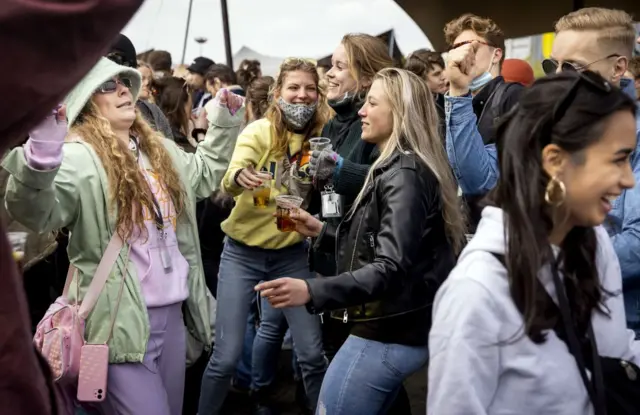 Участники фестиваля "Back to life"