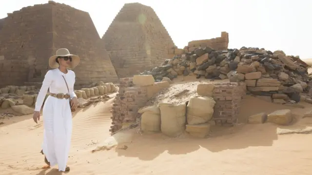 الشيخة موزة