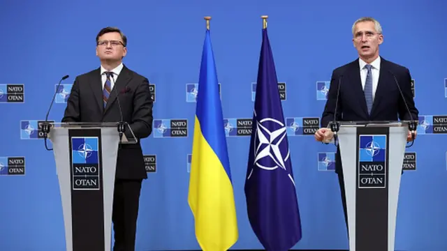 Кулеба и Столтенберг