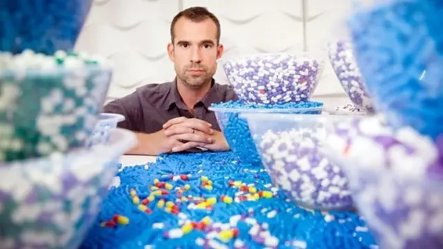 ડો. ક્રિસ વેન તુલ્લેકેનનો ફોટોગ્રાફ