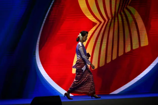 တွေ့ဆုံခွင့်တောင်းတဲ့နိုင်ငံတွေထဲမှာ အာဆီယံအဖွဲ့ဝင်နိုင်ငံတွေလည်း ပါဝင်နေ