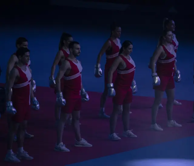 Gledaoci su mogli da uživaju i nekoliko scenskih umetničkih nastupa koji simbolizuju plemenitost ove sportske veštine u kojoj čovečansto uživa vekovima.