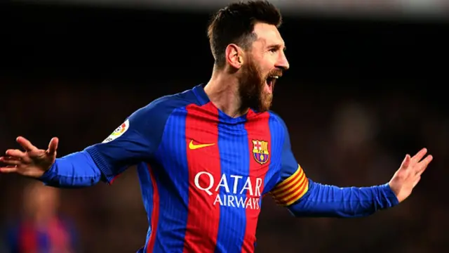 Lionel Messi jubile après un but marqué. Il est condamné à réaliser un exploit pour faire passer le FC Barcelone en 1/4 de finales de la Ligue des champions