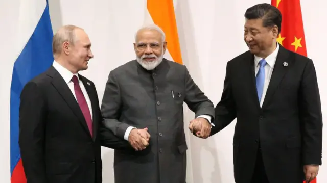 ਨਰਿੰਦਰ ਮੋਦੀ ਰੂਸ ਦੇ ਰਾਸ਼ਟਰਪਤੀ ਪੁਤਿਨ ਅਤੇ ਚੀਨੀ ਰਾਸ਼ਟਰਪਤੀ ਨਾਲ