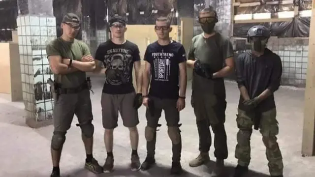 వరుసలో కుడివైపు సాయి నికేష్