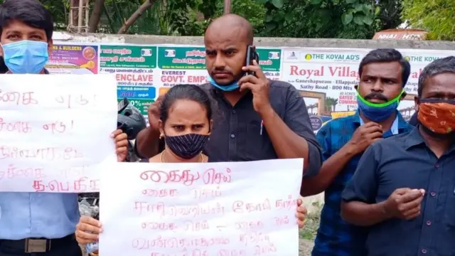 ஒட்டர்பாளையம் கிராம நிர்வாக அலுவலர் அலுவலகத்தில் நடந்ததாக கூறப்படும் சாதிக் கொடுமைக்கு காரணமானவர்கள் மீது நடவடிக்கை எடுக்க வலியுறுத்தி நடத்தப்பட்ட ஆர்ப்பாட்டம்.