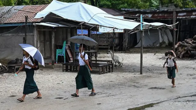 တက္ကသိုလ်ဝင်တန်းတွေဖြေဆိုပြီးမှ ကျန်တဲ့ ကျောင်းတွင်းစစ်စာမေးပွဲတွေကို စစ်ဆေးမှာဖြစ်
