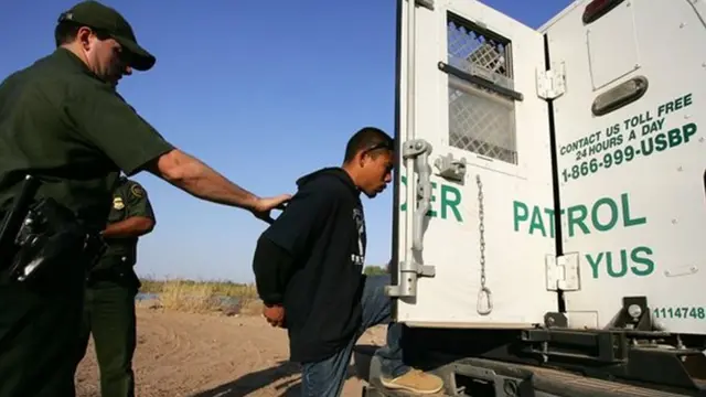 يتوقع الخبير الأمني جون توريس تعزيز إدارة ترامب إجراءات ترحيل المهاجرين