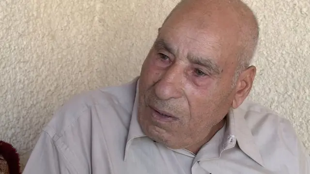 العم داود حركي مسن في الـ86 من عمرها شارك في القتال مع الجيش الفرنسي في الحرب الهند الصينية ثم ضد النازية وأثناء الثورة الجزائرية ضد المستعمر الفرنسي