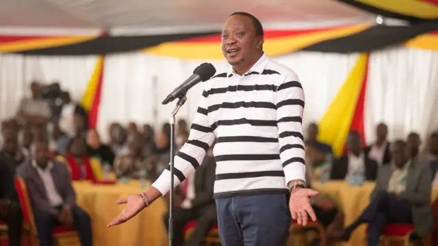 Rais Uhuru Kenyatta akiwahutubia viongozi wa chama tawala ha Jubilee siku moja baada ya uchaguzi wake kubatilishwa na mahakama